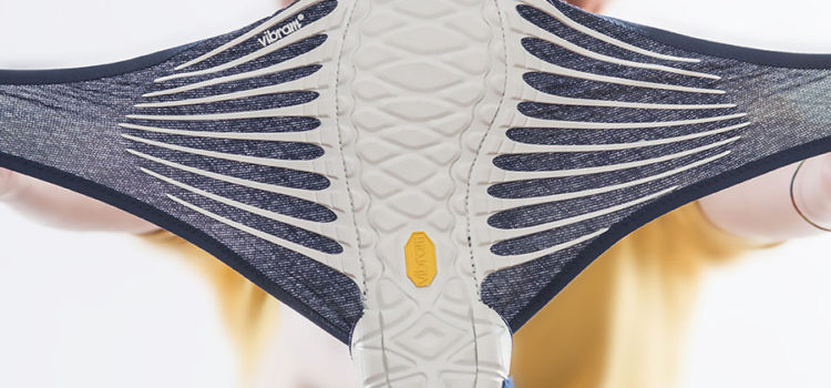 Vibram Furoshiki: Schuhe einfach um den Fuß wickeln Vibram Furoshiki - The Wrapping Sole