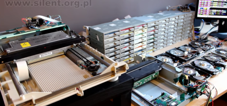 The Floppotron: Berühmte Lieder und Melodien auf Floppy-Laufwerken gespielt The Floppotron
